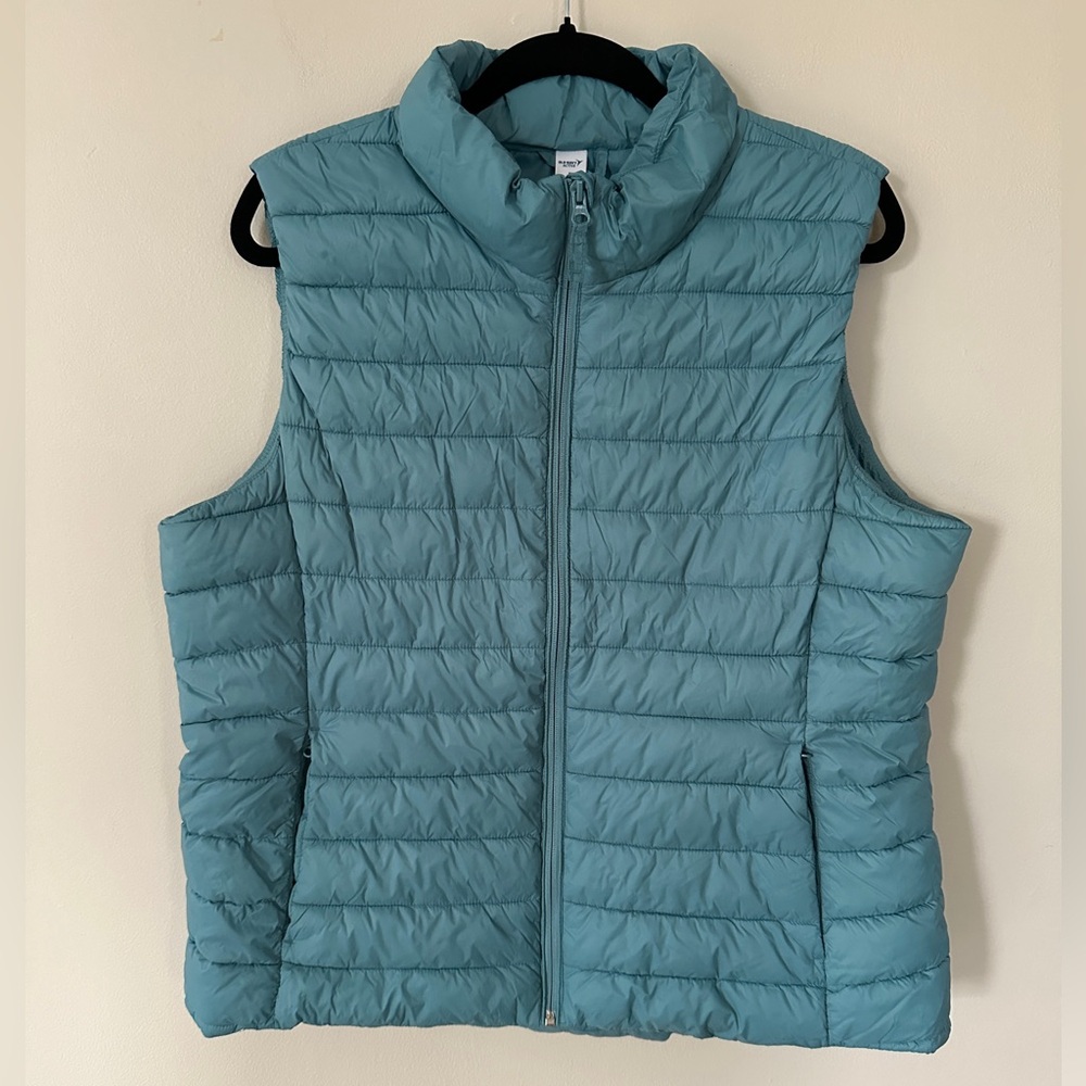 Old Navy turquoise puffer vest XL